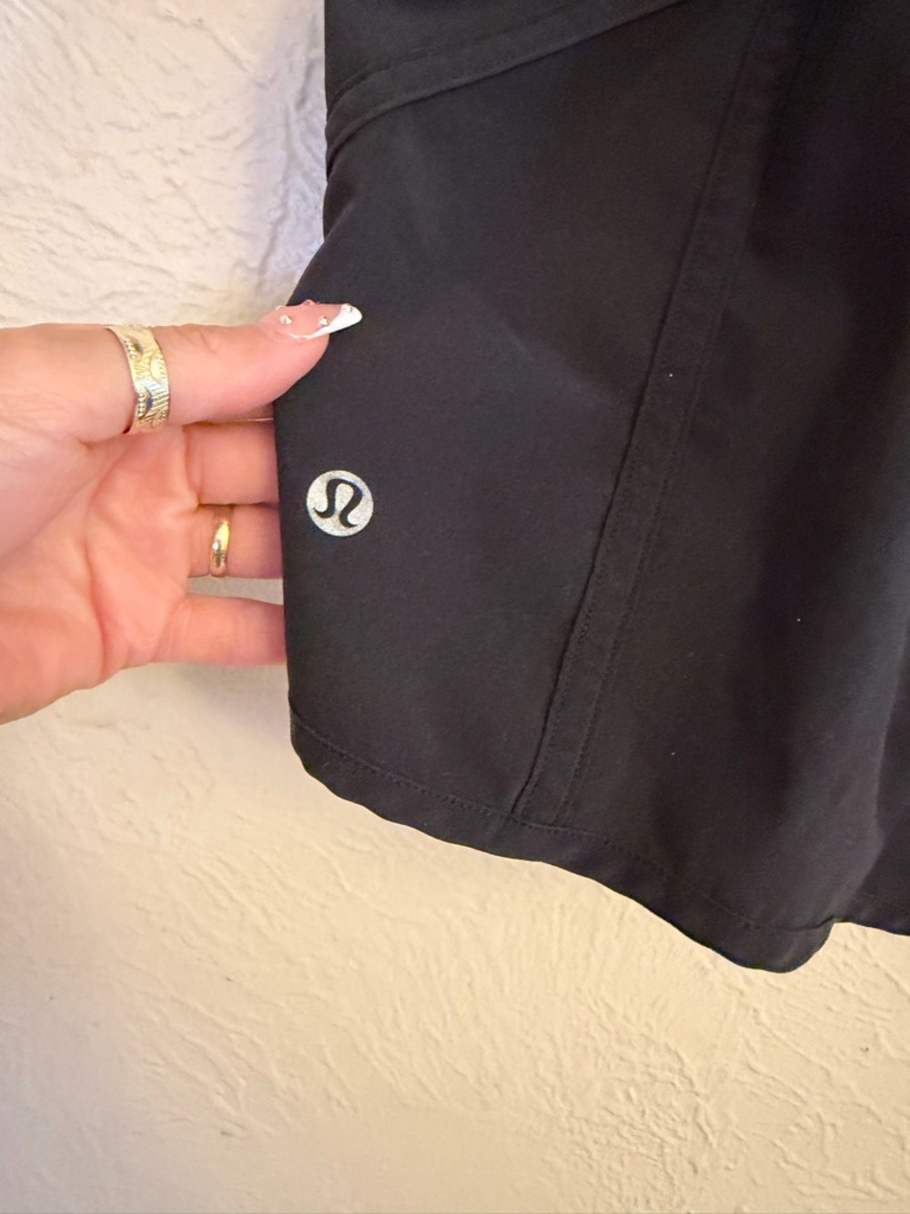 lululemon athletica Shorts - Picture 2 of 9